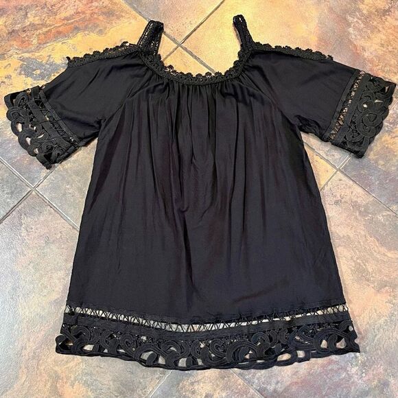 Swimsuits For All Vera Black Crocheted Cold Shoulder Coverup 6/8 - Picture 12 of 12